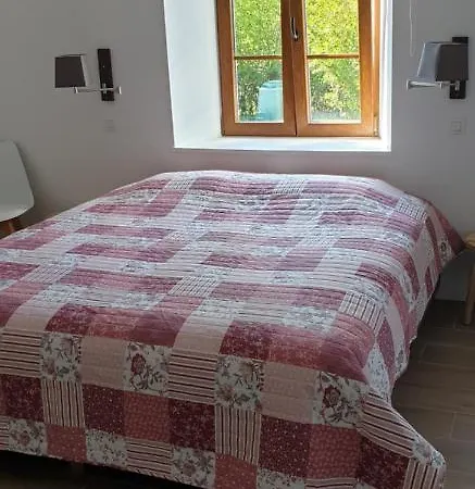 Gite Les Halloux Ferienhaus *